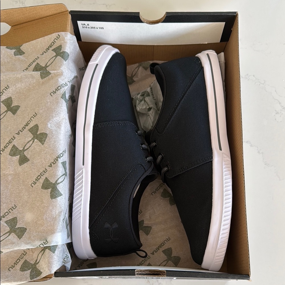 Under Armour Men’s Black shoes